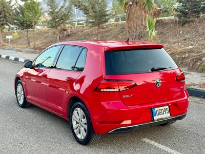 Volkswagen Golf — 4