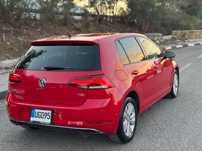 Volkswagen Golf — 5