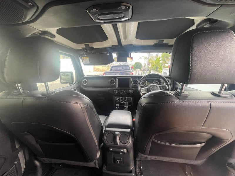Jeep Wrangler — 6