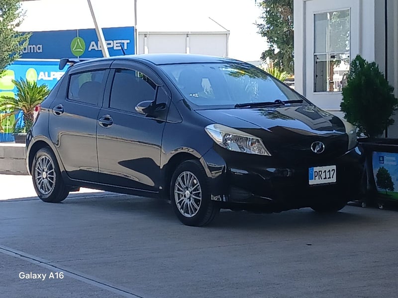 Toyota Vitz — 1/10