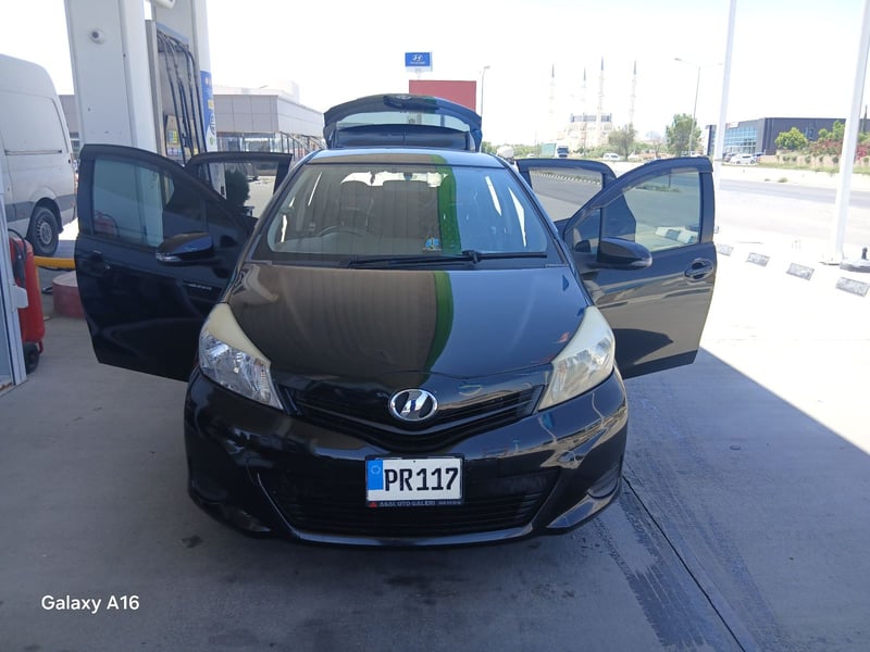 Toyota Vitz — 2