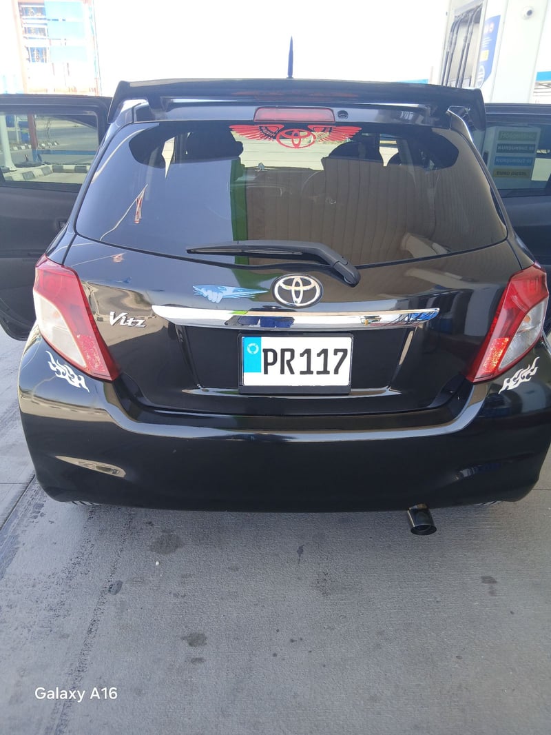 Toyota Vitz — 7