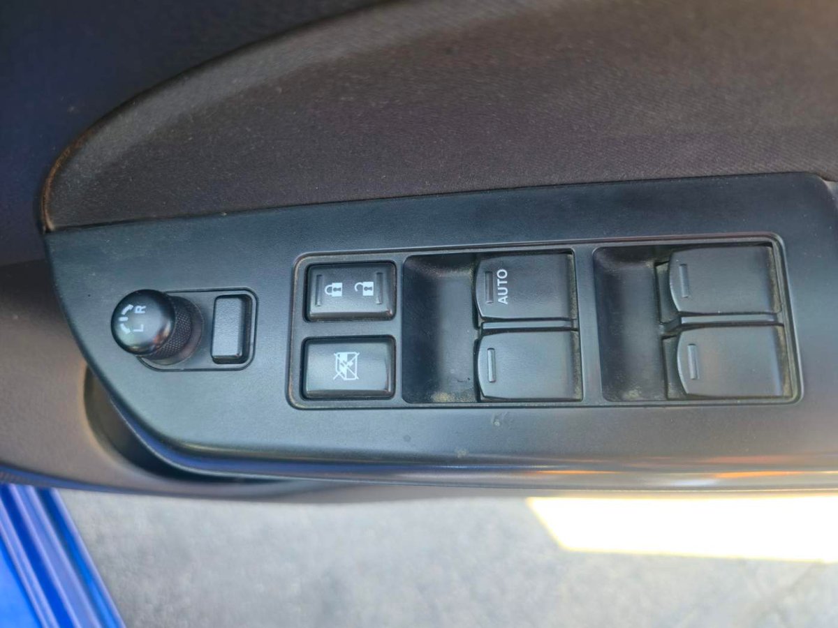 2012 Suzuki Swift 6