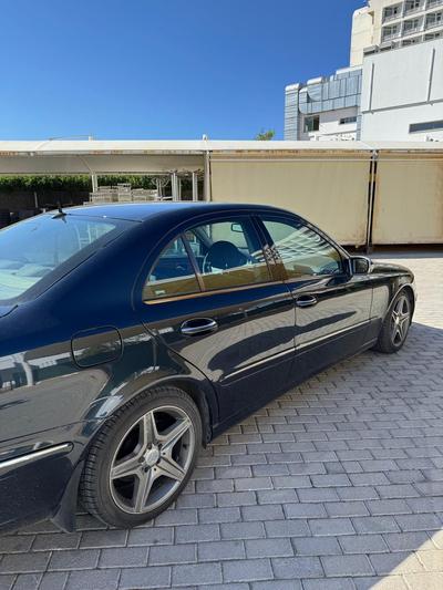 Mercedes-Benz E 220 — 3