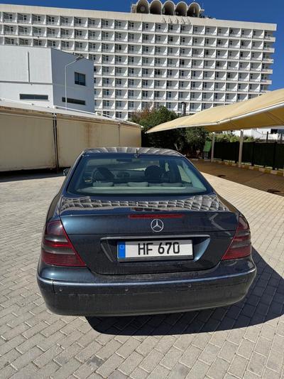 Mercedes-Benz E 220 — 4