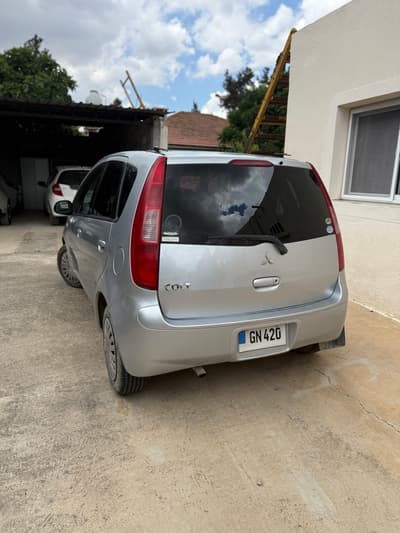 Mitsubishi Colt — 4