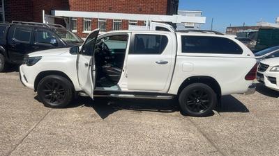 Toyota Hilux — 1