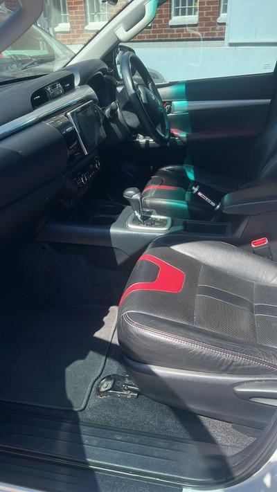 Toyota Hilux — 8