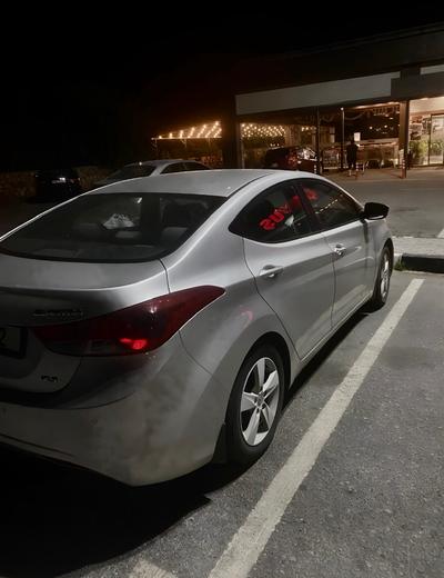 Hyundai Elentra — 6