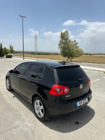 Volkswagen Golf — 3