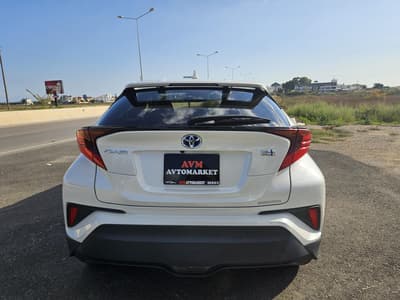 Toyota C-HR — 4