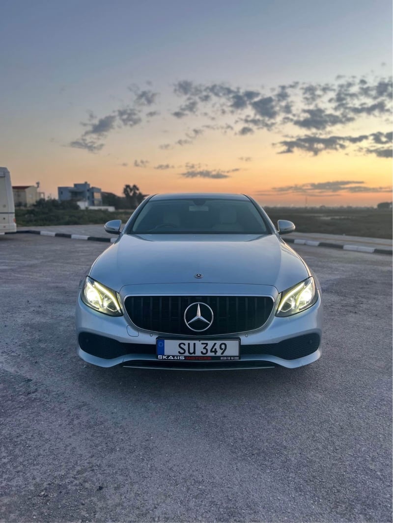Mercedes-Benz E 220d