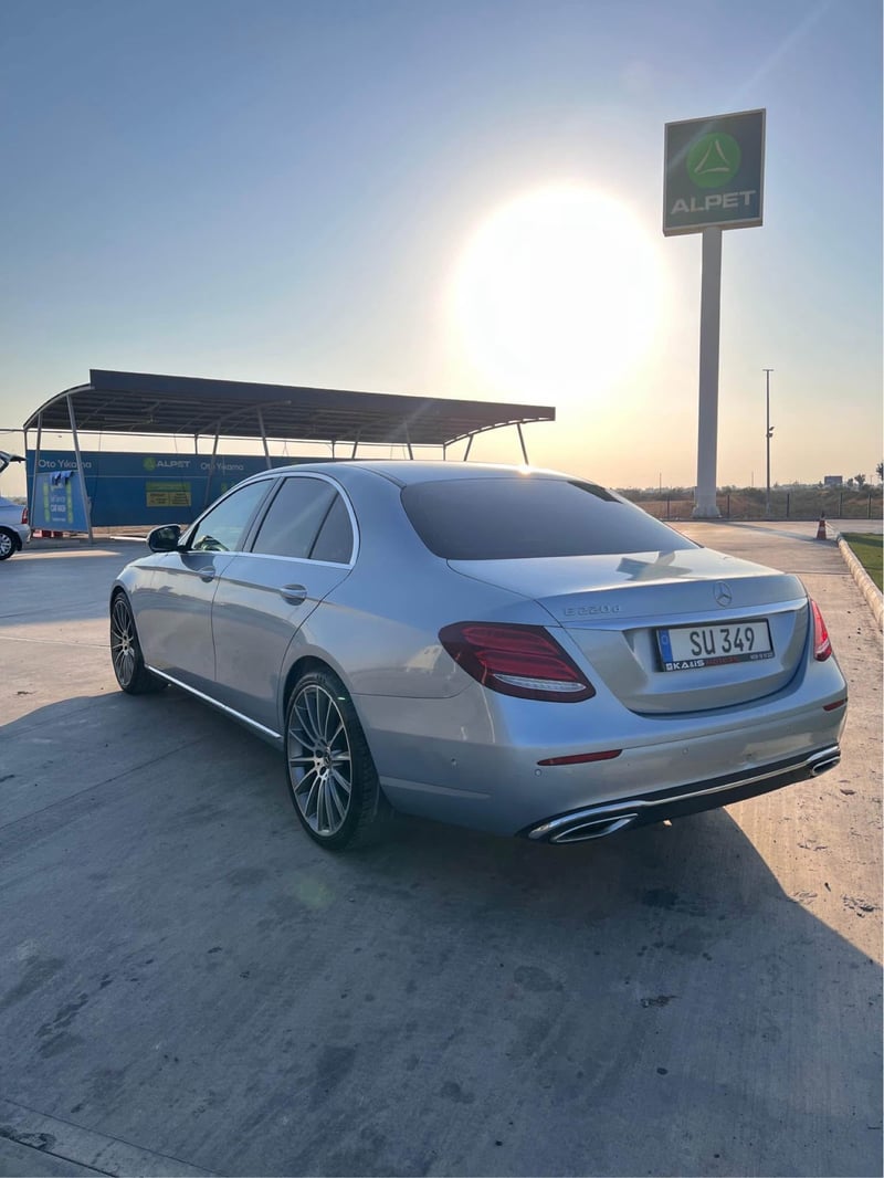 Mercedes-Benz E 220d — 3