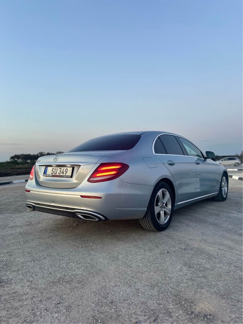Mercedes-Benz E 220d — 4