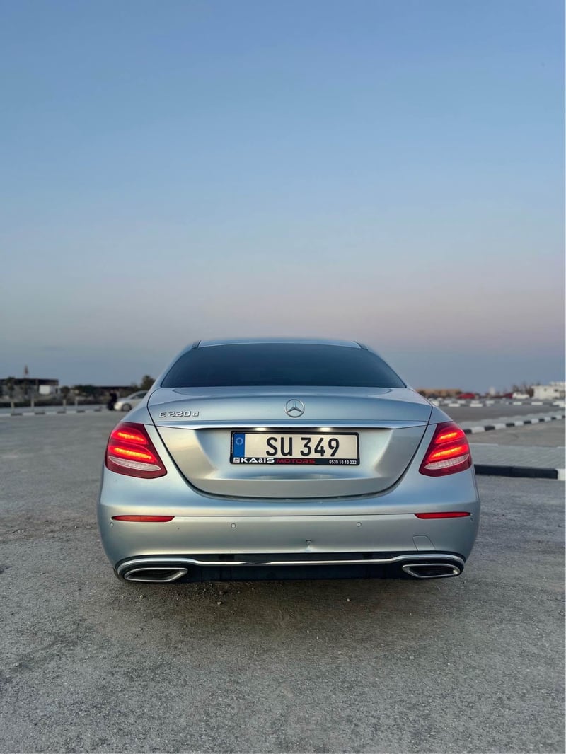 Mercedes-Benz E 220d — 6