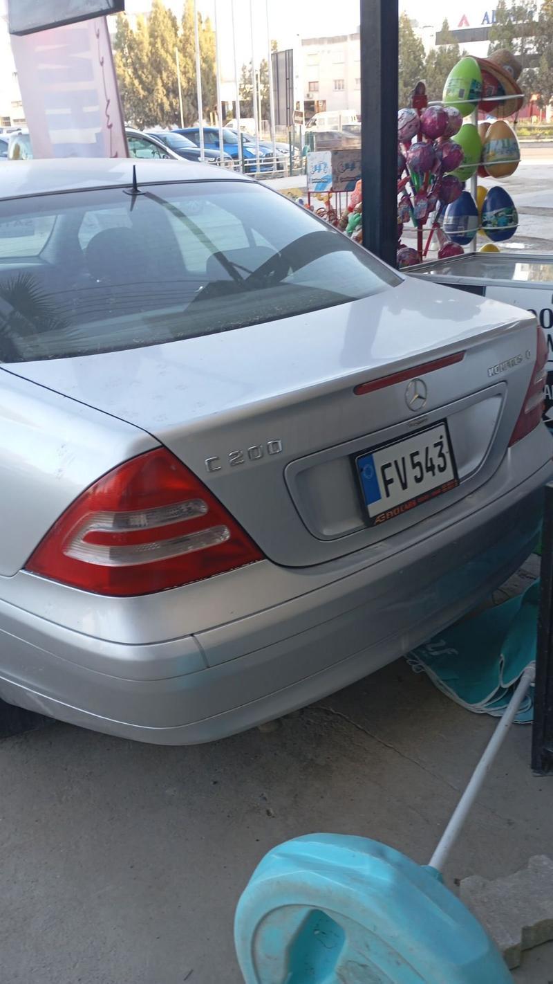 Mercedes-Benz C 200 — 1/3