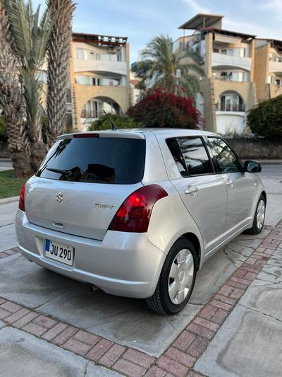 Suzuki Swift — 4