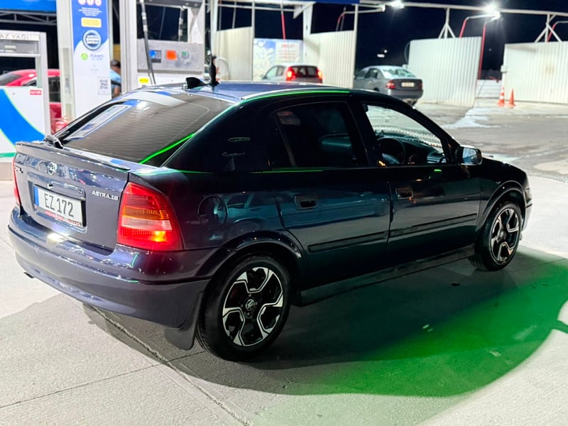 Opel Astra — 2