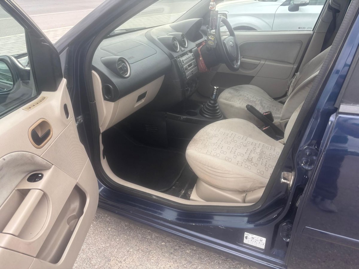 2003 Ford Fiesta 3