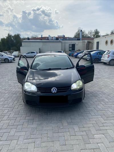 Volkswagen Golf — 1