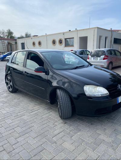 Volkswagen Golf — 5