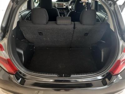 Toyota Vitz — 10