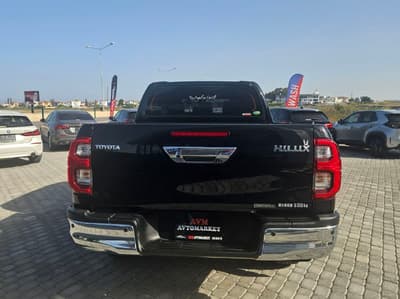 Toyota Hilux Z — 5