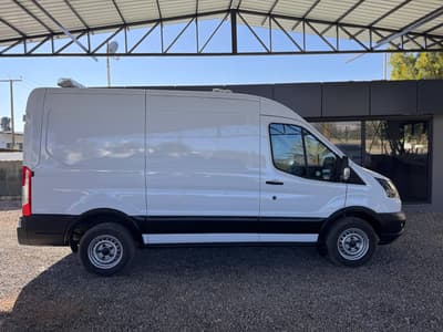 Ford Transit — 4