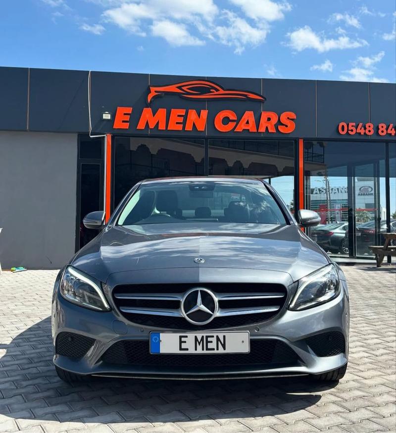 Mercedes-Benz C 300 — 1/4