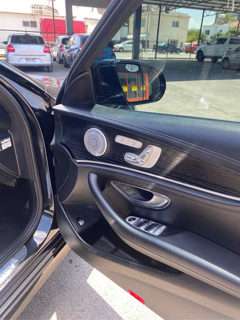 Mercedes-Benz E 220 — 10