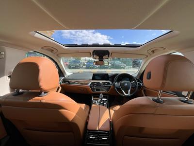 BMW 530e — 8