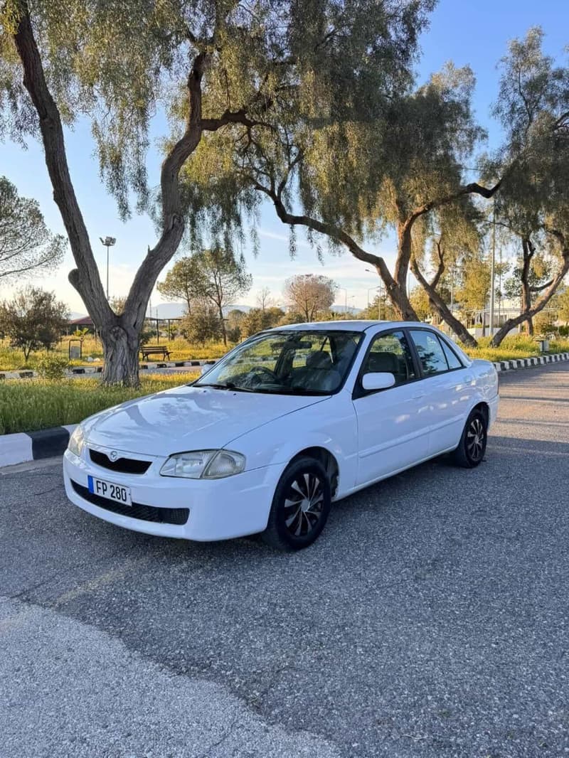 Mazda Familia — 1/3