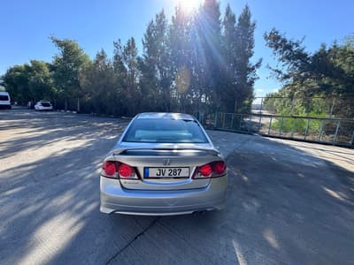 Honda Civic — 6