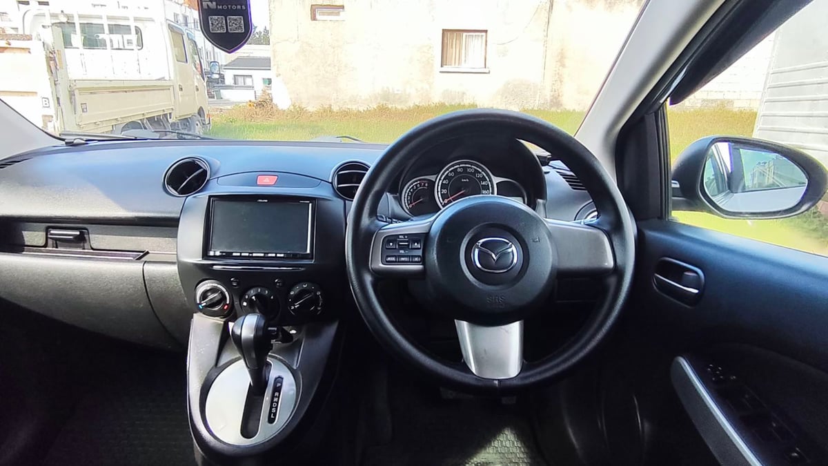 2011 Mazda Demio 2