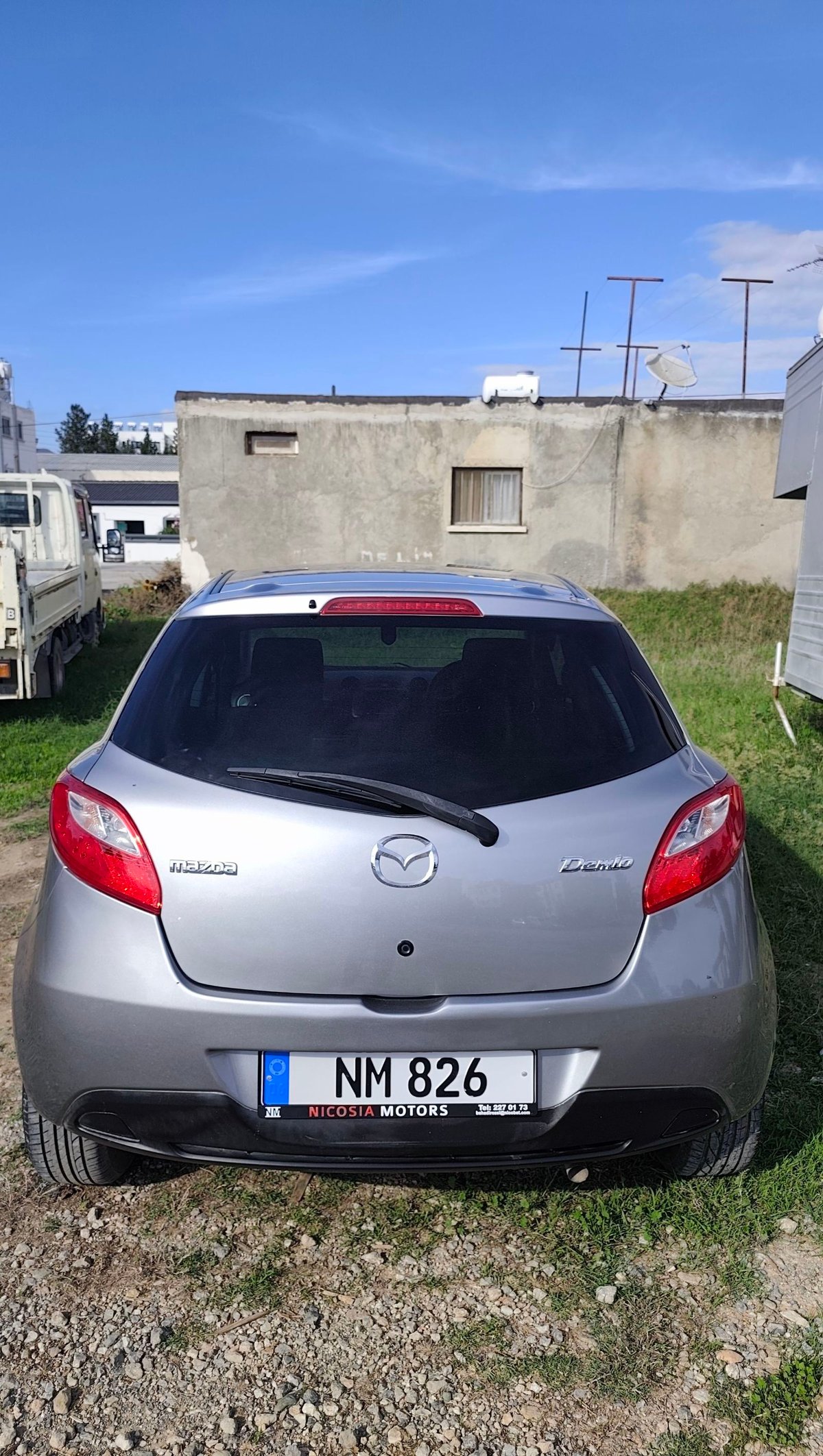 2011 Mazda Demio 7