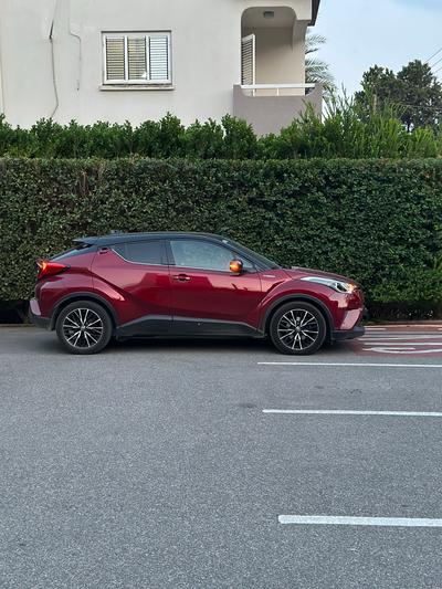 Toyota C-HR — 2