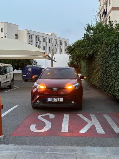 Toyota C-HR — 3