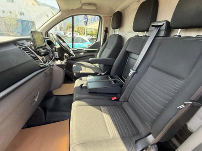 Ford Tourneo Custom — 9