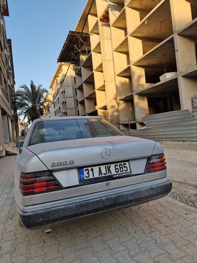 Mercedes-Benz 200 D — 2