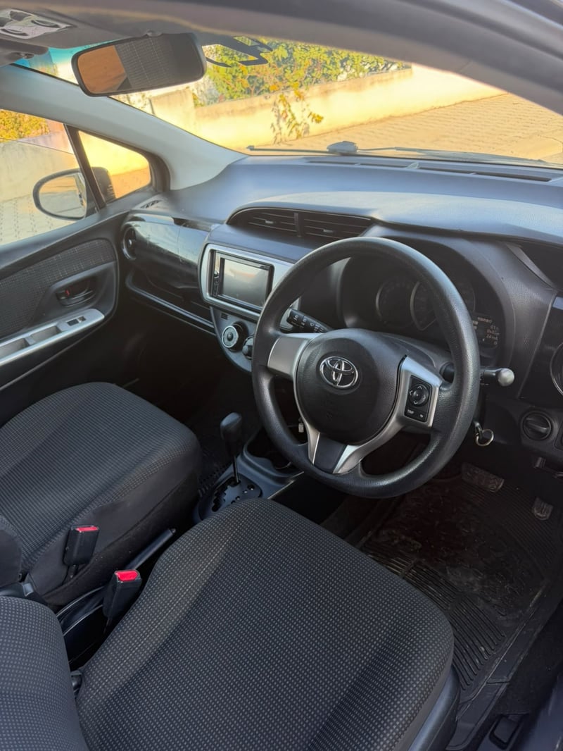 Toyota Vitz — 5