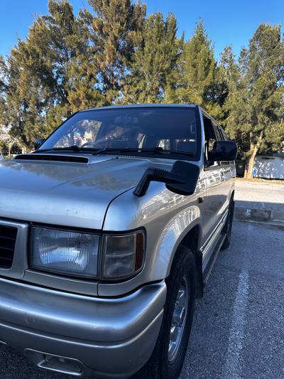 ISUZU Tropper Bighorn — 2