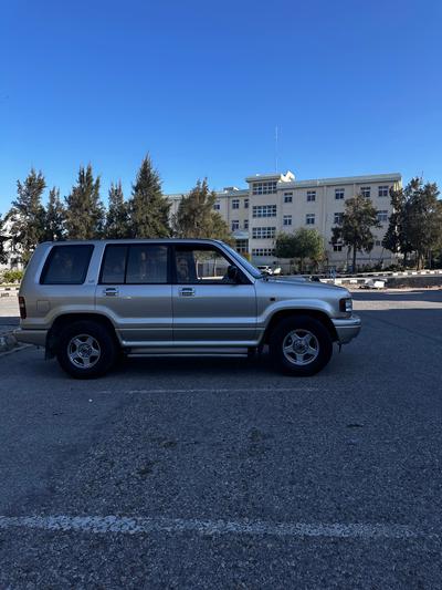 ISUZU Tropper Bighorn — 4