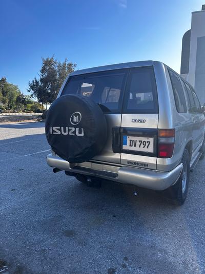 ISUZU Tropper Bighorn — 9