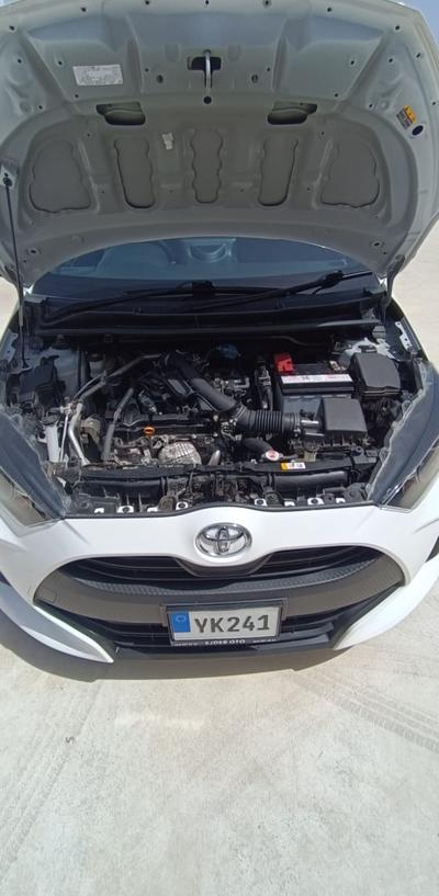 Toyota Yaris — 9