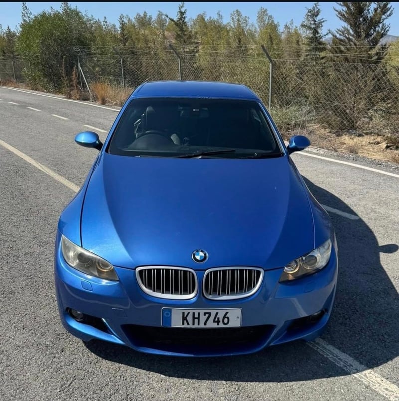 BMW 320i — 1