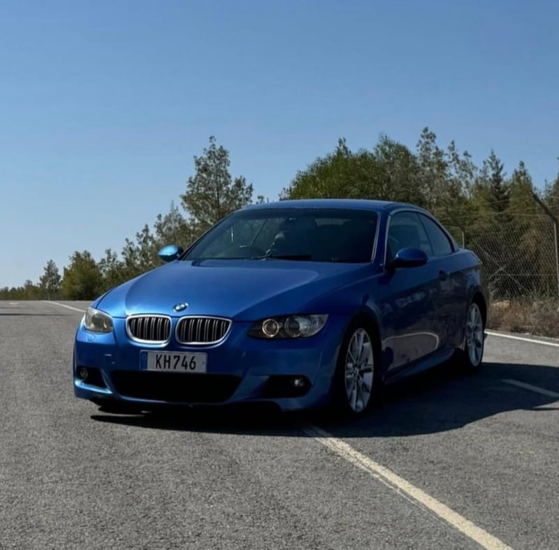 BMW 320i — 2