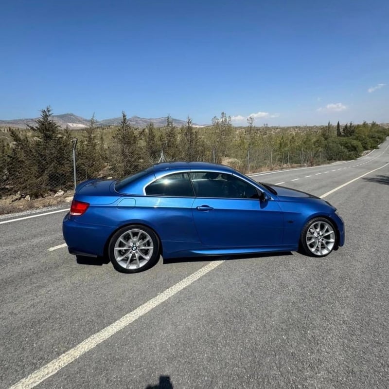 BMW 320i — 3