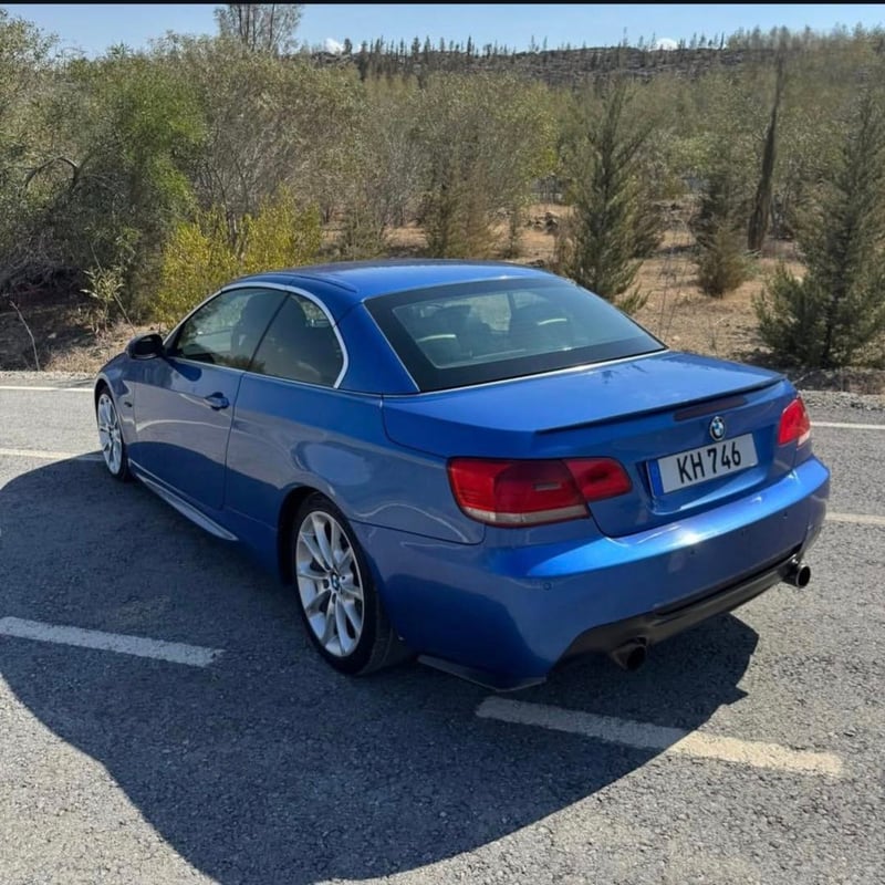 BMW 320i — 4