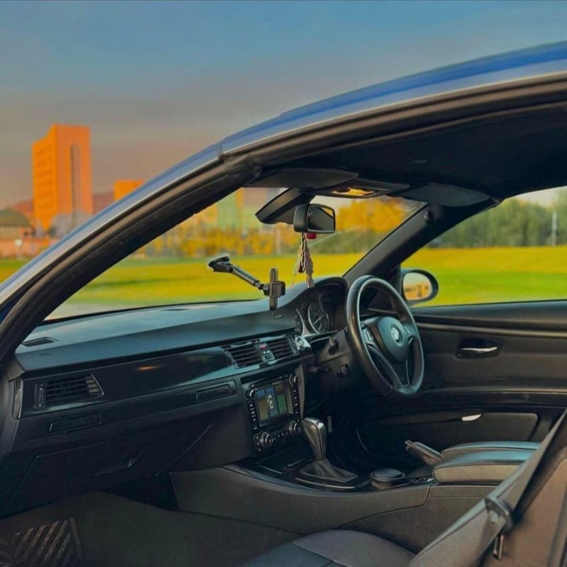 BMW 320i — 8