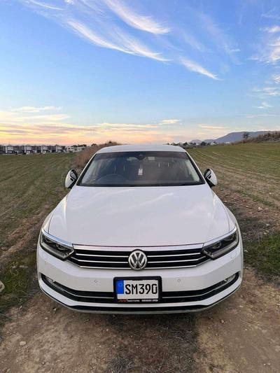 Volkswagen Passat — 2